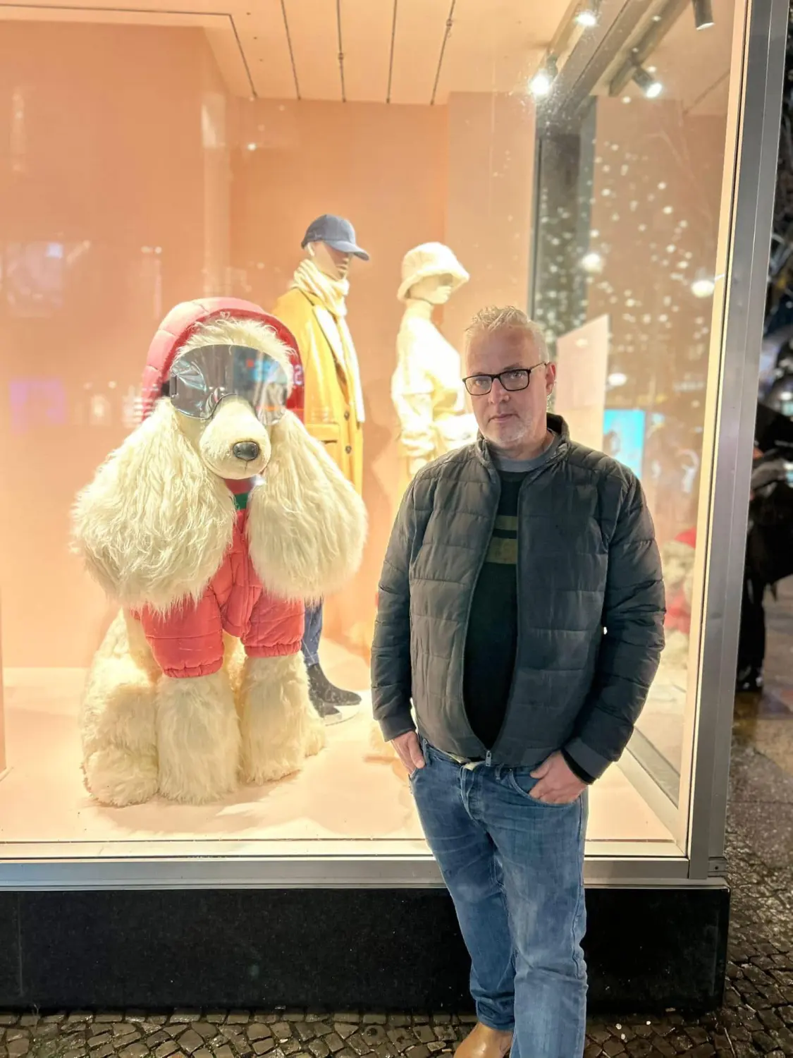 Pudel-von-Gold-Zwinger, Hundepfütze